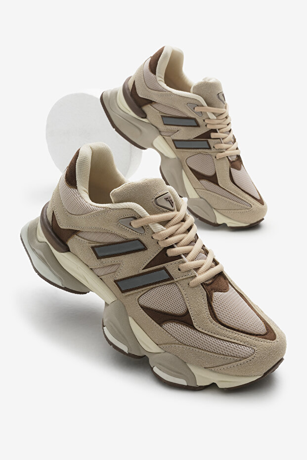 Кроссовки бежевые массивные замшевые / Мужская обувь в стиле dad-shoes на платформе